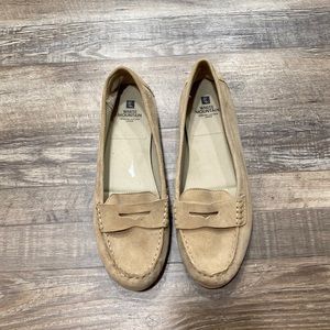 White Mountain • tan markos penny loafer